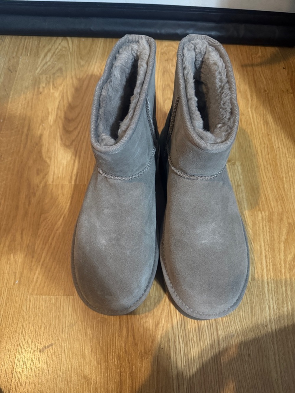 Gray platform Uggs - Picture 6 of 7